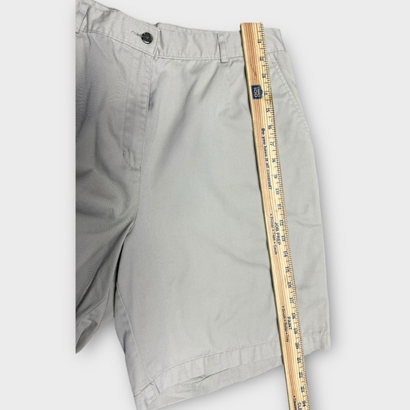 L.L. Bean women’s size 14 multi pocket shorts. - Picture 4 of 6